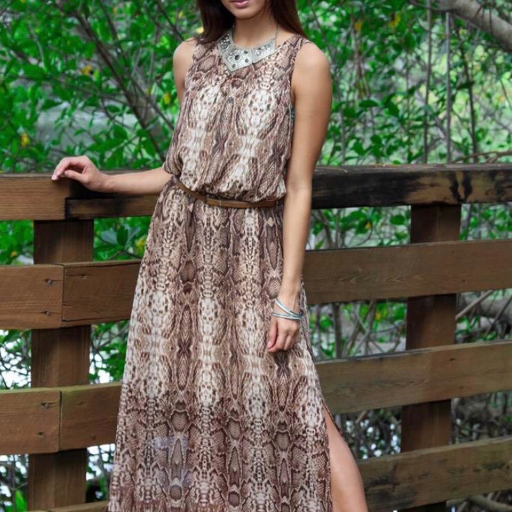 Snake print resort dress. - Picture 1 of 2